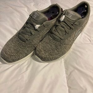 Brand new Skechers tennis shoes- never worn